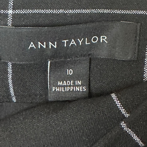 Ann Taylor Square Pattern Pencil Skirt - Picture 3 of 3